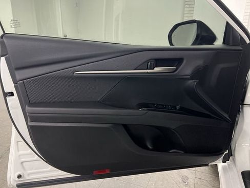 Used 2025 Toyota Camry SE image 22