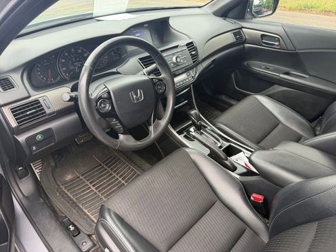 Used 2017 Honda Accord Sport image 10