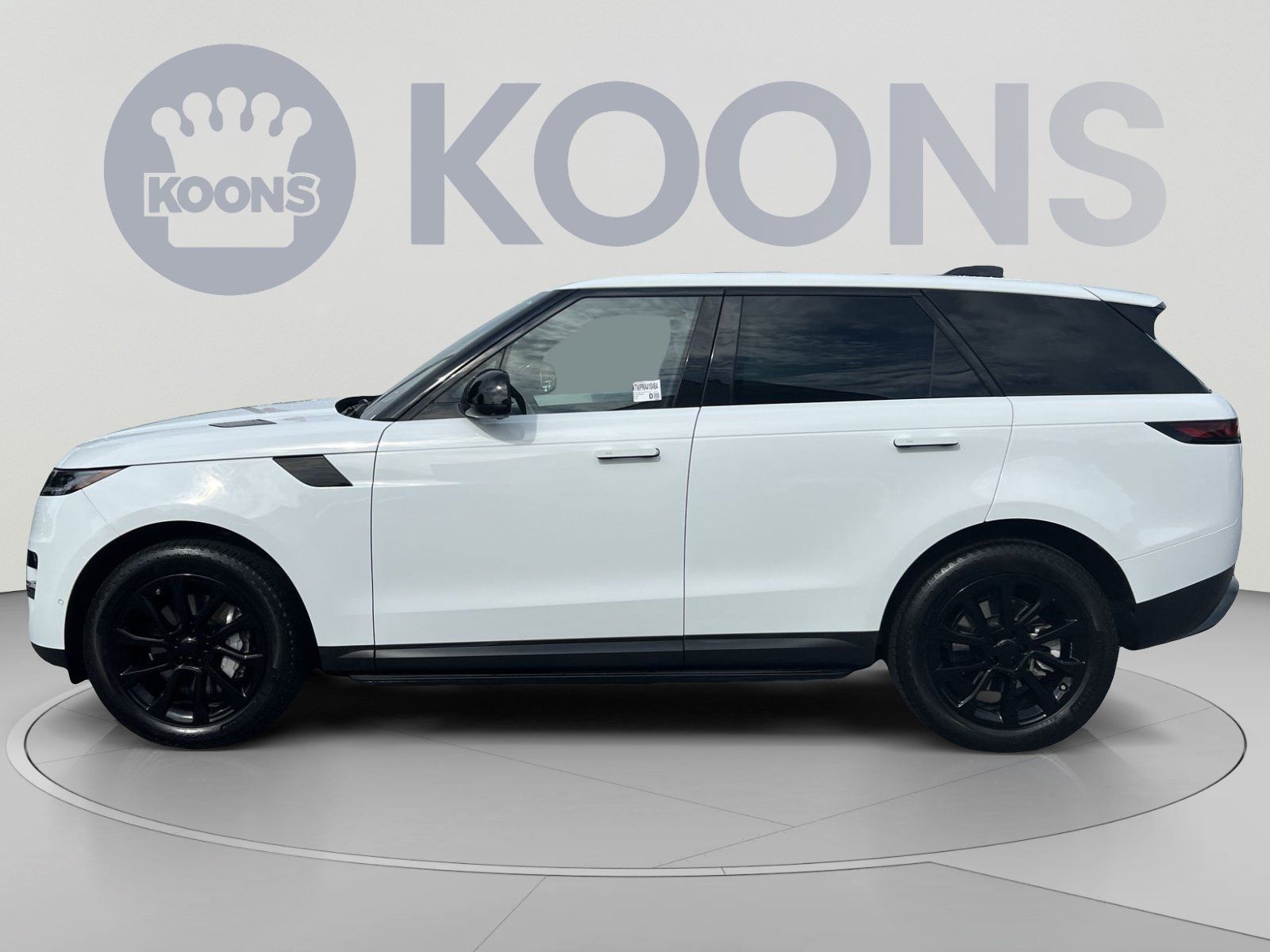 Used 2024 Land Rover Range Rover Sport SE AWD/4WD image 2
