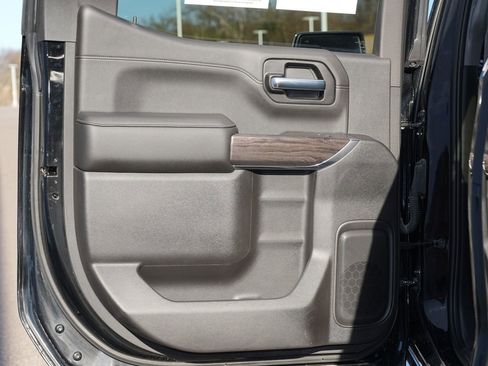 Used 2020 Chevrolet Silverado 1500 LTZ w/ LTZ Premium Package AWD/4WD image 13