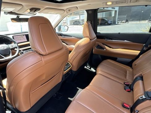 Used 2025 INFINITI QX60 Sensory w/ Vision Package AWD/4WD image 22