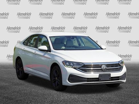Used 2024 Volkswagen Jetta SE w/ Black Wheel Package FWD image 2