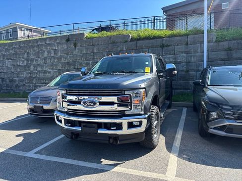 Used 2019 Ford F250 Lariat w/ Chrome Package AWD/4WD image 4