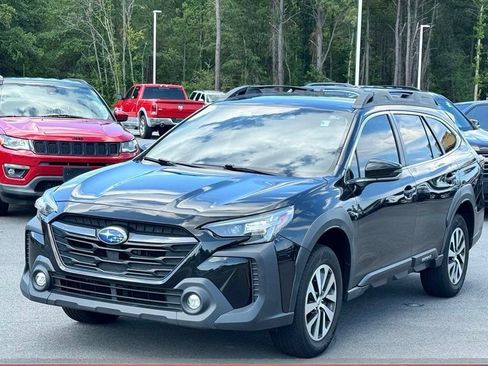 Used 2023 Subaru Outback Premium AWD/4WD image 2