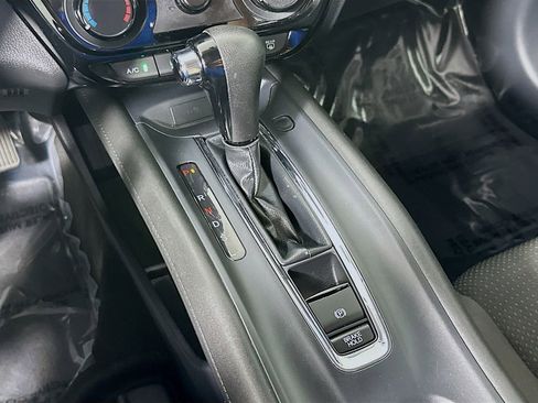 Used 2021 Honda HR-V LX image 15