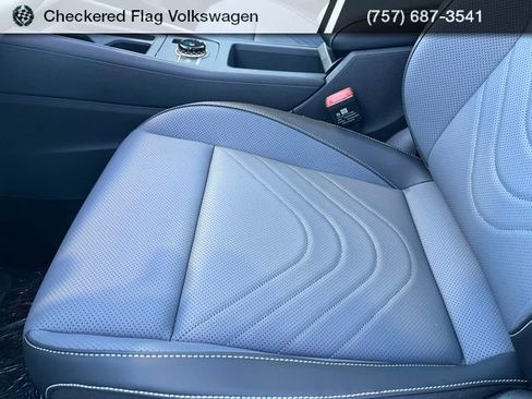 New 2026 Volkswagen Tiguan SE R-Line AWD/4WD image 22