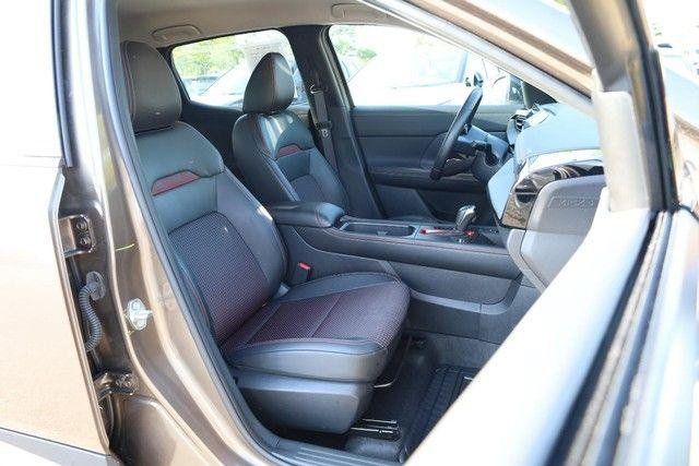 Certified 2026 Nissan Kicks SR FWD image 24