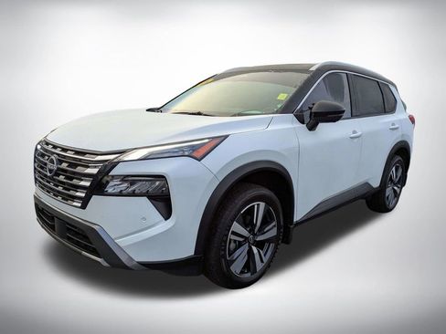 Used 2025 Nissan Rogue SL w/ SL Premium Package image 8