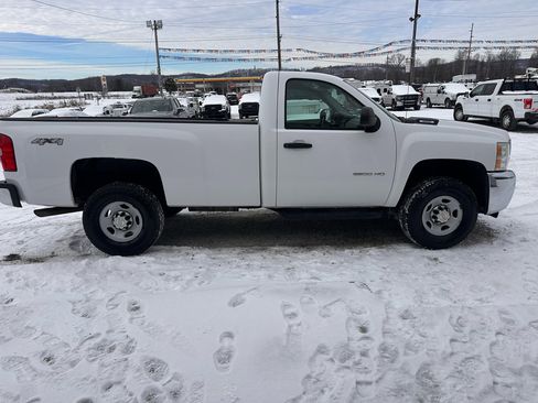 Used 2010 Chevrolet Silverado 2500 W/T w/ Snow Plow Prep Package image 2