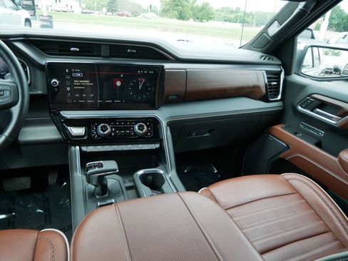 Used 2025 GMC Sierra 1500 Denali Ultimate AWD/4WD image 14