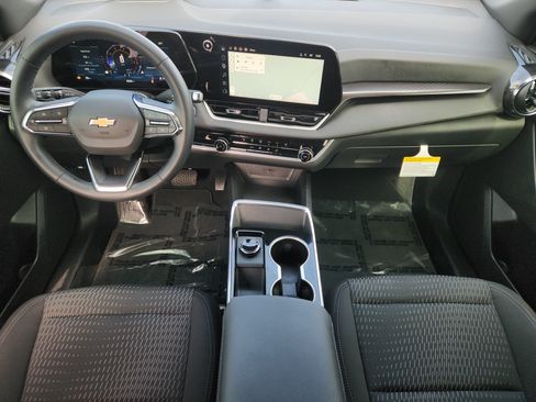 Used 2026 Chevrolet Equinox LT FWD image 25