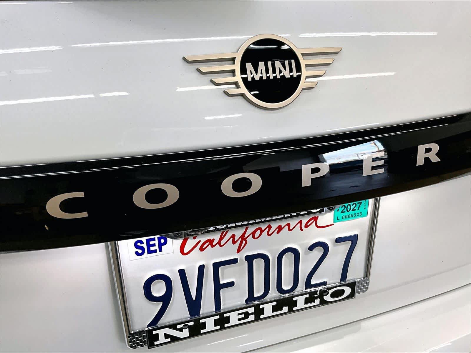 Used 2025 MINI Cooper 2-Door Hardtop FWD image 11