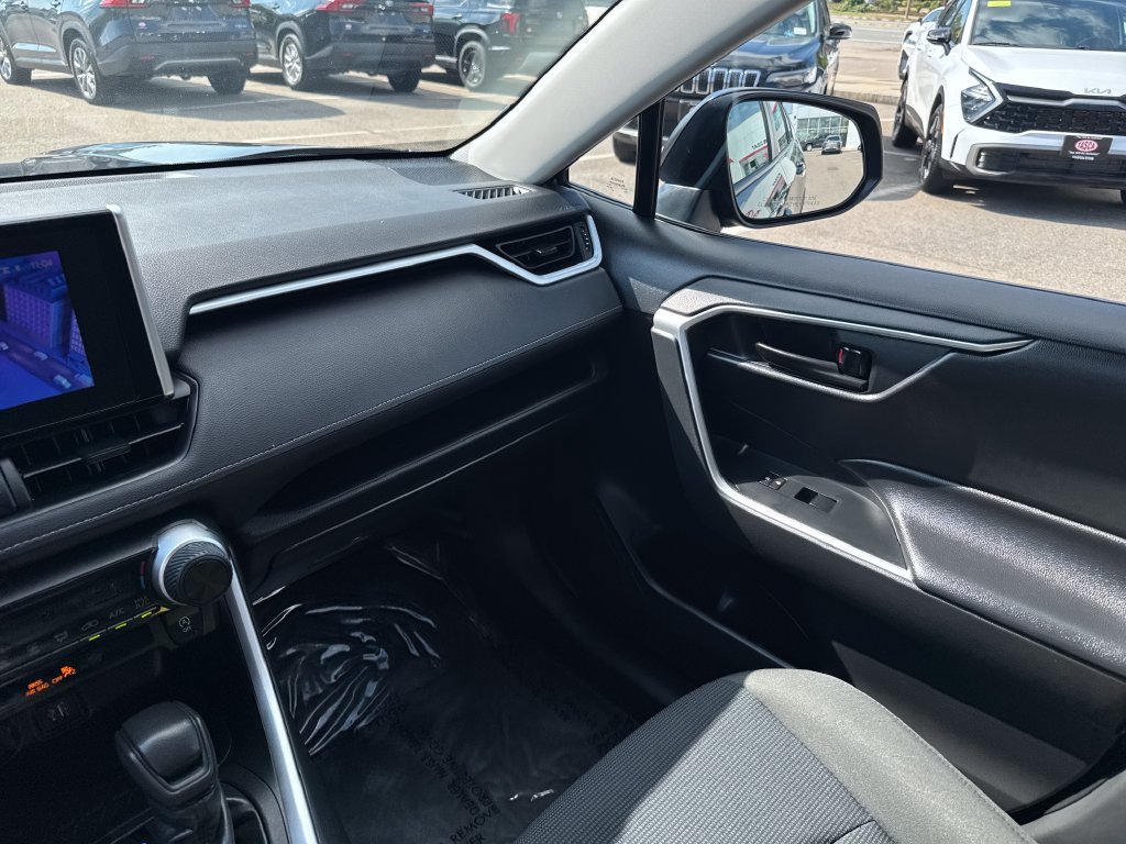 Used 2024 Toyota RAV4 LE AWD/4WD image 27