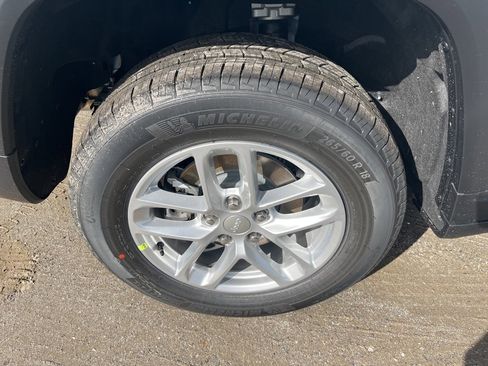 New 2025 Jeep Grand Cherokee image 9