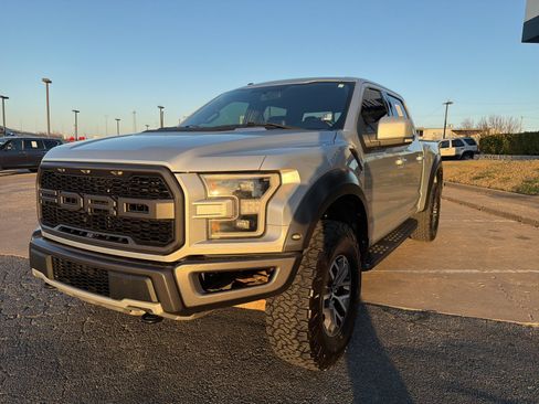 Used 2018 Ford F150 Raptor w/ Equipment Group 802A Luxury image 7