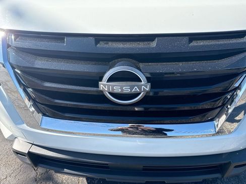 Used 2023 Nissan Pathfinder S image 32