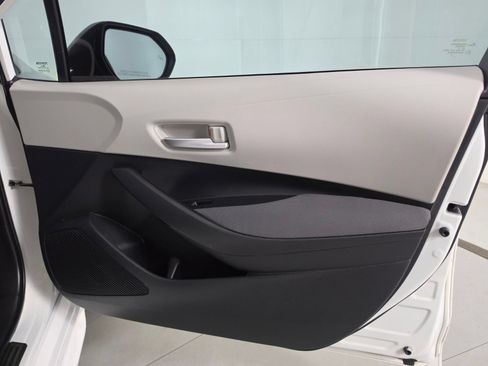 Used 2021 Toyota Corolla LE w/ LE Convenience Package FWD image 19