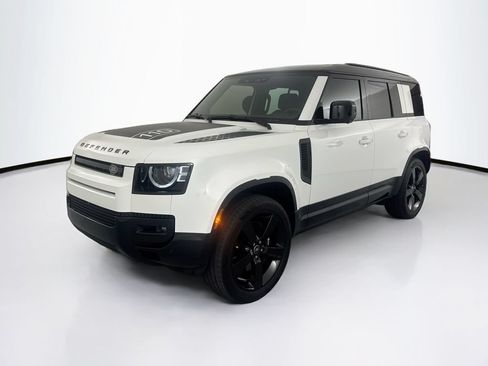 Used 2025 Land Rover Defender 110 X-Dynamic SE AWD/4WD image 1