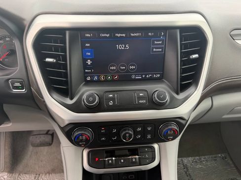 Used 2023 GMC Acadia SLT AWD/4WD image 19