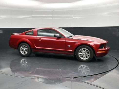 Used 2009 Ford Mustang Coupe RWD image 3