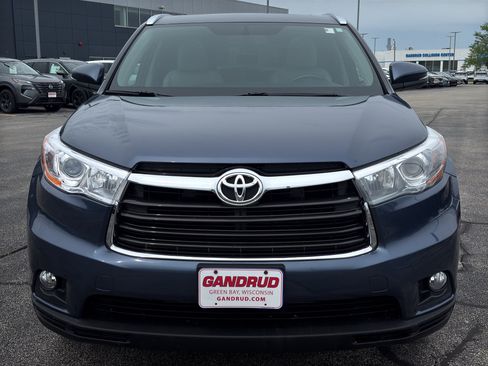 Used 2016 Toyota Highlander XLE AWD/4WD image 3
