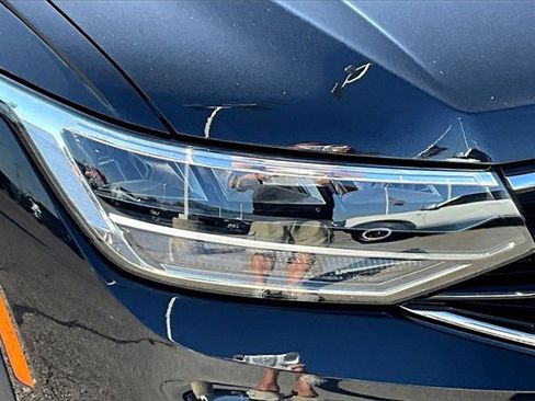 Used 2023 Volkswagen Tiguan SE R-Line image 30