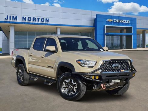 Used 2019 Toyota Tacoma TRD Off-Road AWD/4WD image 1