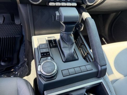 Certified 2026 Toyota Tacoma SR5 AWD/4WD image 28