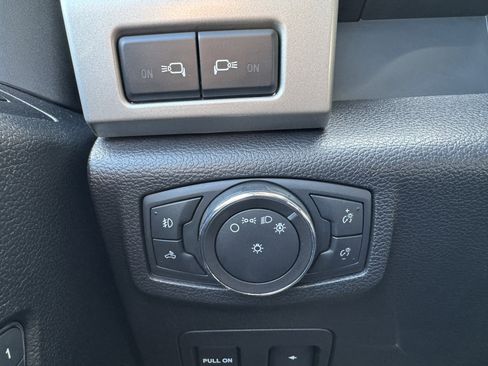 Used 2018 Ford F150 Lariat w/ Equipment Group 502A Luxury image 23