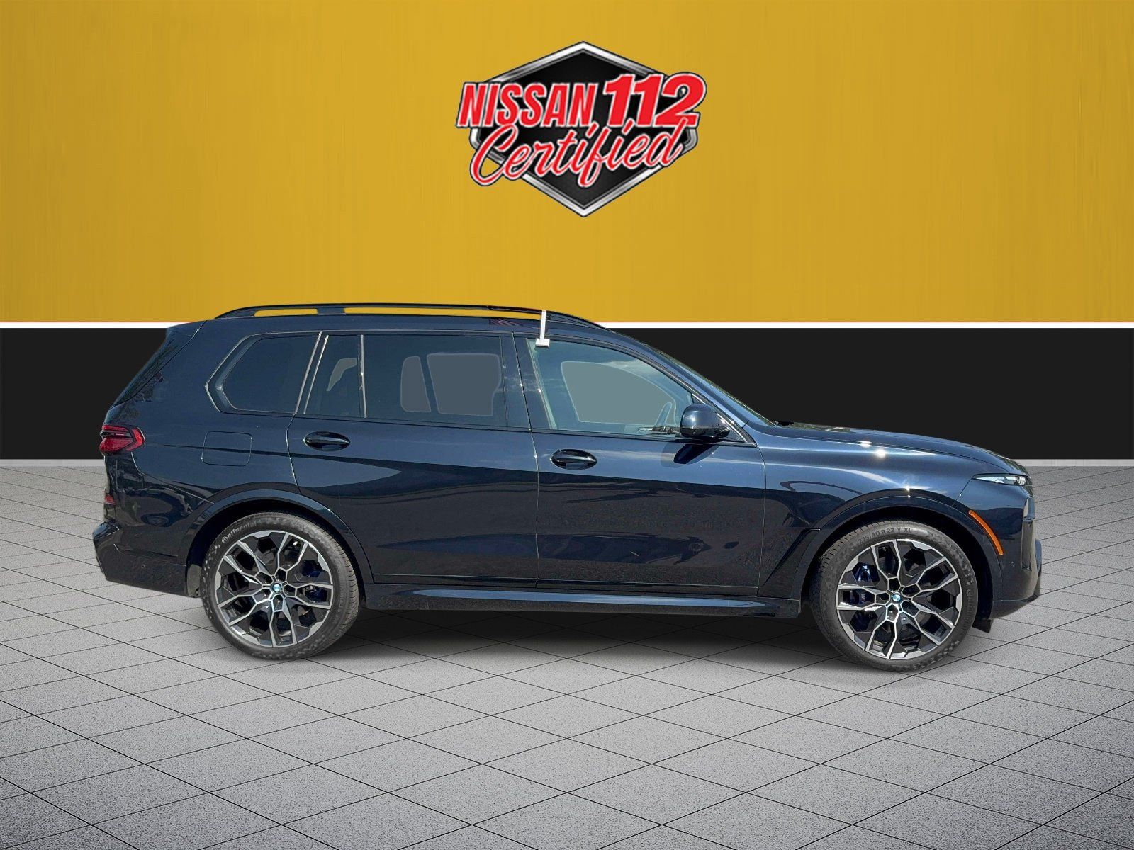 Used 2023 BMW X7 xDrive40i w/ M Sport Package AWD/4WD image 4