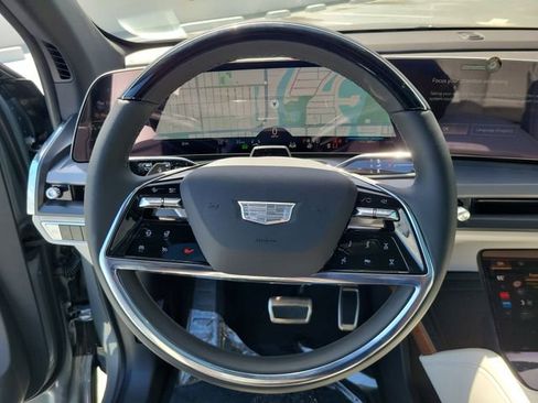New 2026 Cadillac Vistiq Sport w/ LPO, Floor Liner Package AWD/4WD image 13