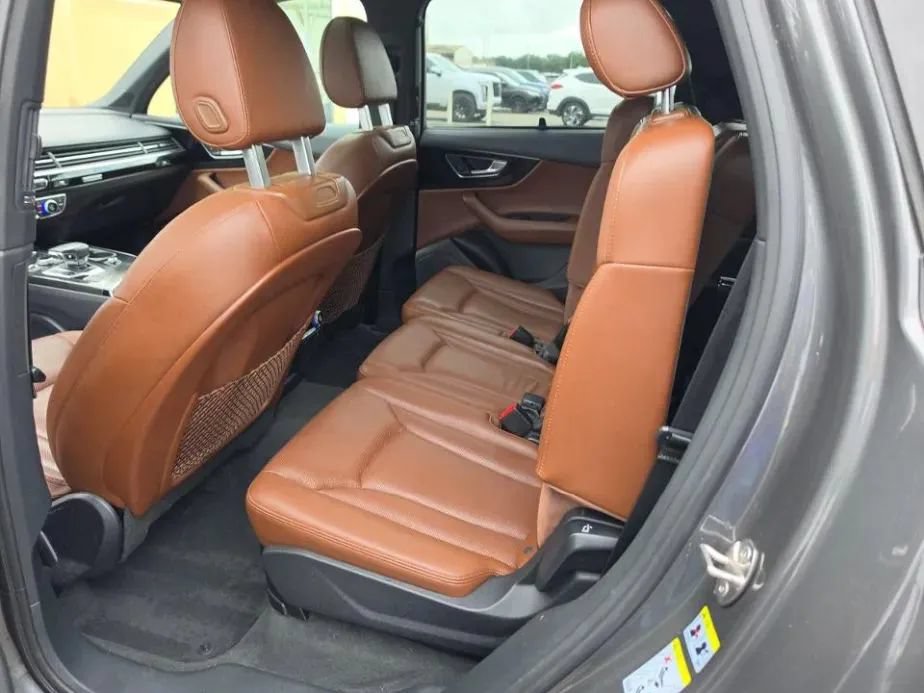 Used 2019 Audi Q7 3.0T Prestige w/ Prestige Package AWD/4WD image 12