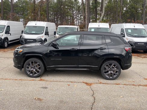 Certified 2025 Jeep Compass Limited w/ High Altitude Package image 6