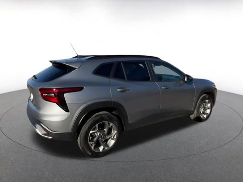 Used 2025 Chevrolet Trax LT image 14