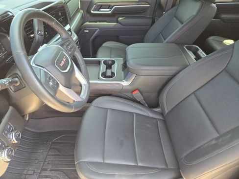 Used 2025 GMC Sierra 2500 SLT w/ SLT Convenience Package AWD/4WD image 8