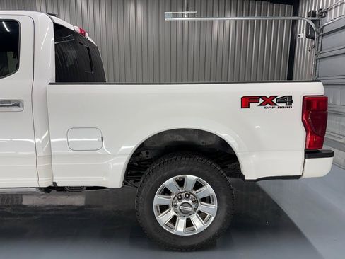 Used 2022 Ford F350 Platinum AWD/4WD image 5