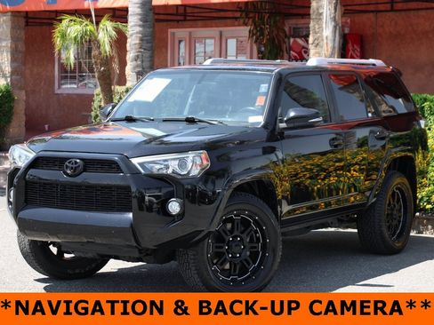 Used 2018 Toyota 4Runner SR5 Premium image 4