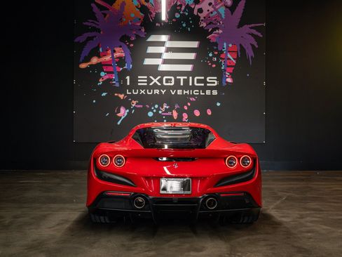 Used 2022 Ferrari F8 Tributo RWD image 4