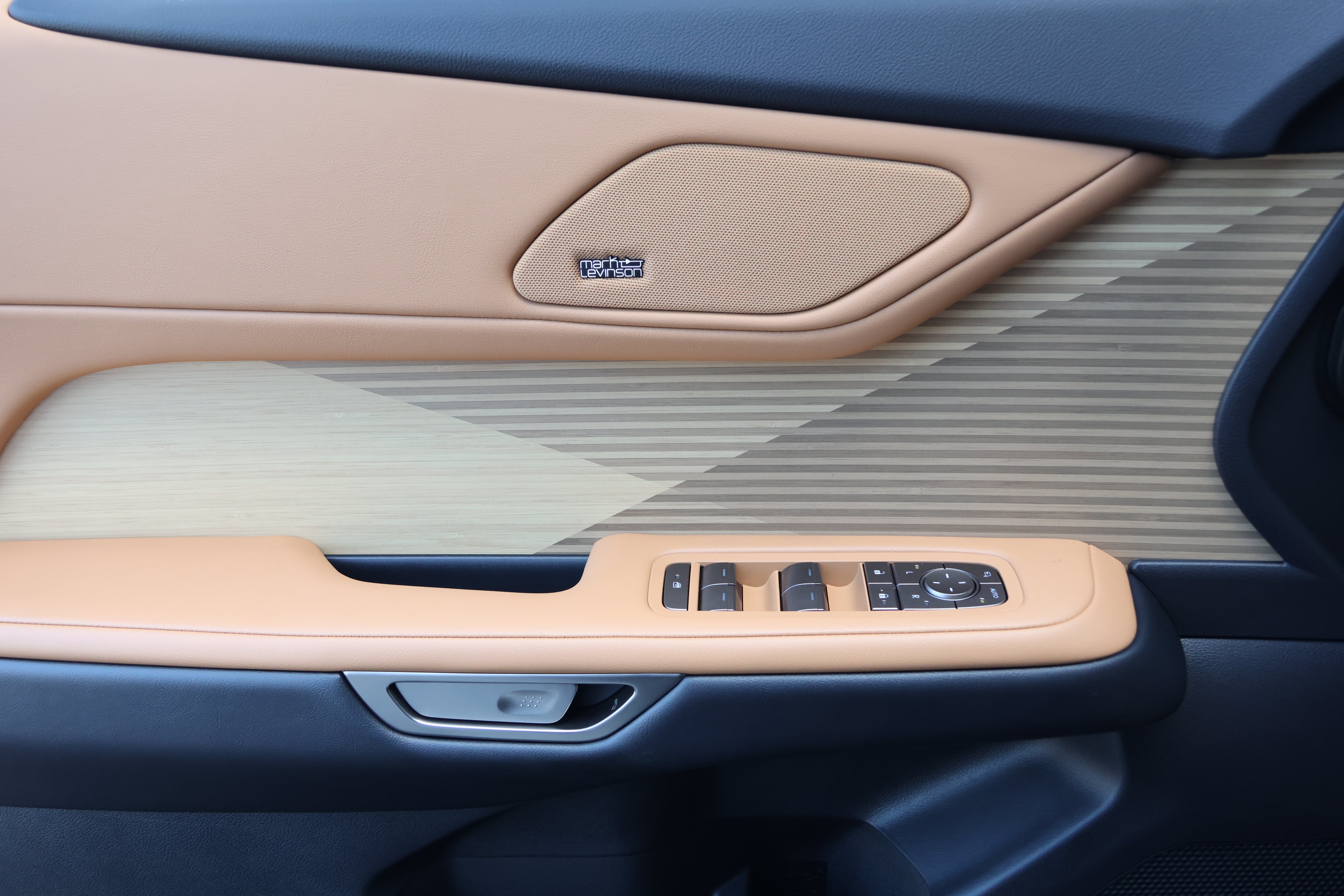 New 2026 Lexus ES 350e w/ Accessory Package (Z1) FWD image 12