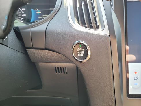 Used 2024 Ford Edge ST-Line image 18