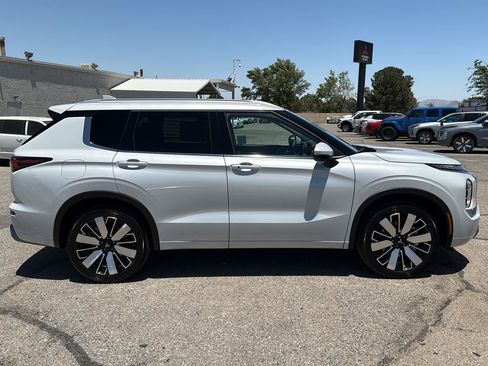 New 2026 Mitsubishi Outlander SEL FWD image 8