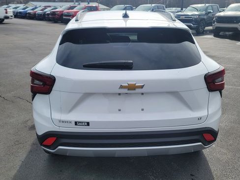 New 2026 Chevrolet Trax LT w/ Driver Confidence Package image 10