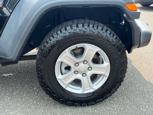 Used 2018 Jeep Wrangler Sport AWD/4WD image 15
