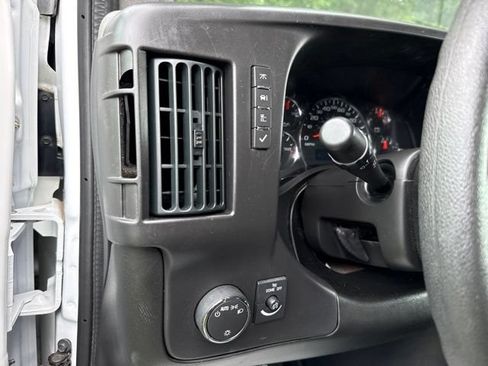 Used 2025 Chevrolet Express 2500 w/ Driver Convenience Package RWD image 12