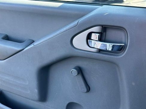 Used 2016 Nissan Frontier S image 10