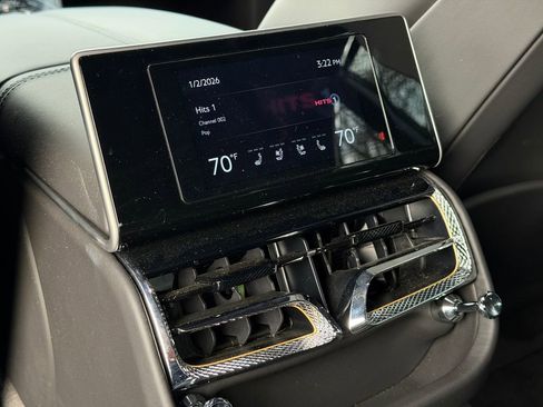 Used 2023 Bentley Flying Spur W12 image 40