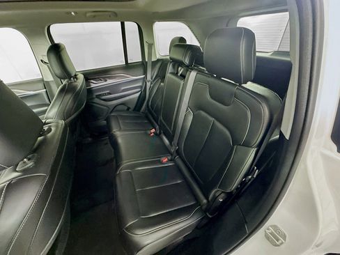 Used 2023 Jeep Grand Cherokee Limited AWD/4WD image 28