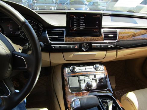 Used 2011 Audi A8 L 4.2 image 10