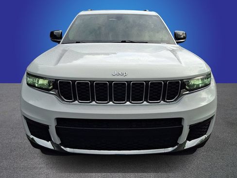 Used 2022 Jeep Grand Cherokee L Limited w/ MOPAR Finishing Package AWD/4WD image 2