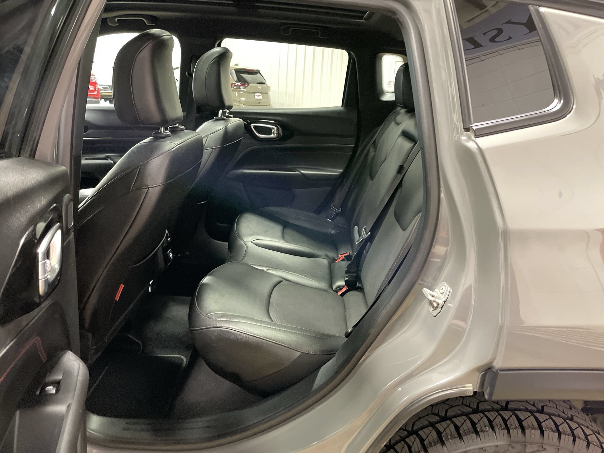 Used 2024 Jeep Compass Trailhawk w/ Sun and Sound Group AWD/4WD image 23